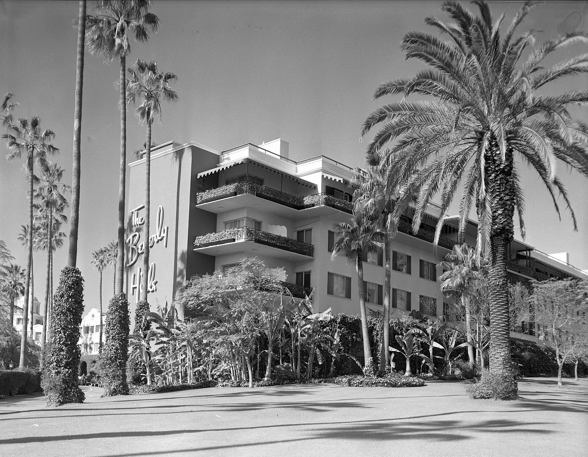 The Beverly Hills Hotel, photographed in 1959